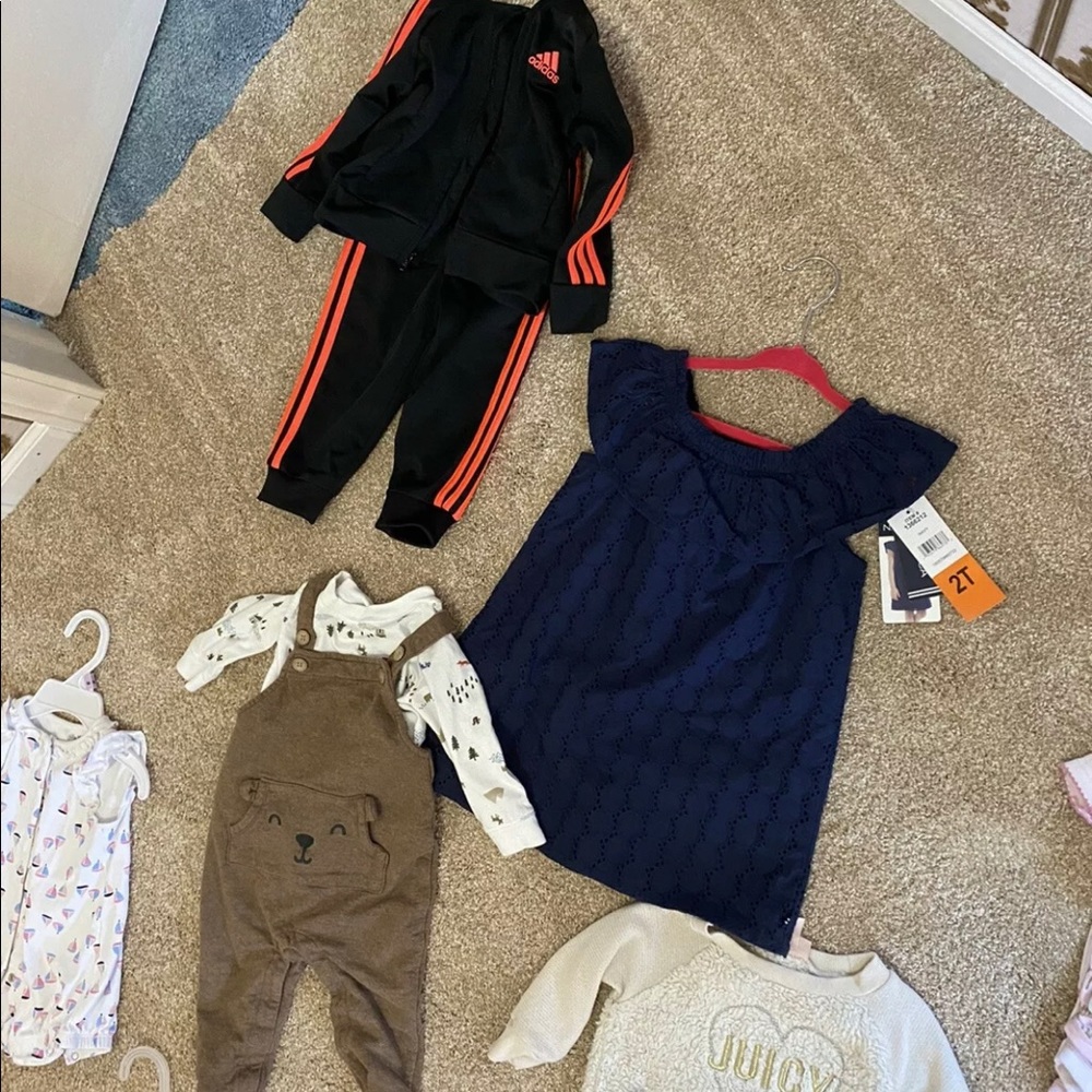 Clothes - Picture 3 of 4